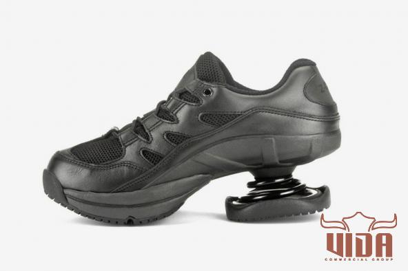 Producer of Gray Leather Tennis Shoes for Sale
