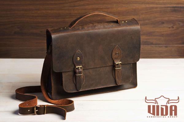 Manufacturer of Men’s Premium Leather Bags