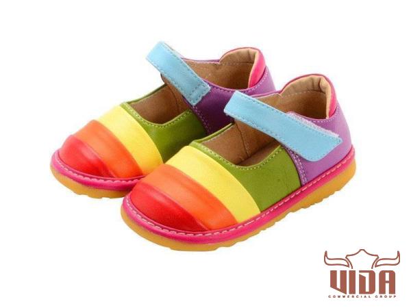 Buy the latest types of leather shoes for kids