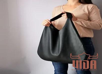 The price and purchase types of leather bag black